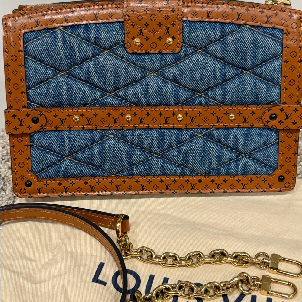 ❌Sold❌NEW Larry rare Limited edition, Louis Vuitton denim trunk microchipped - Picture 2 of 8